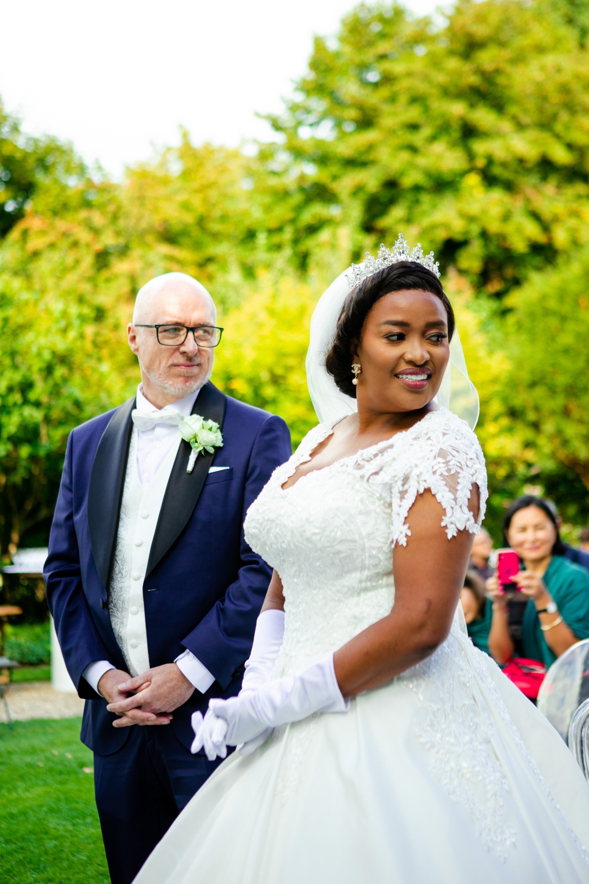 carousel-hero-element image-0