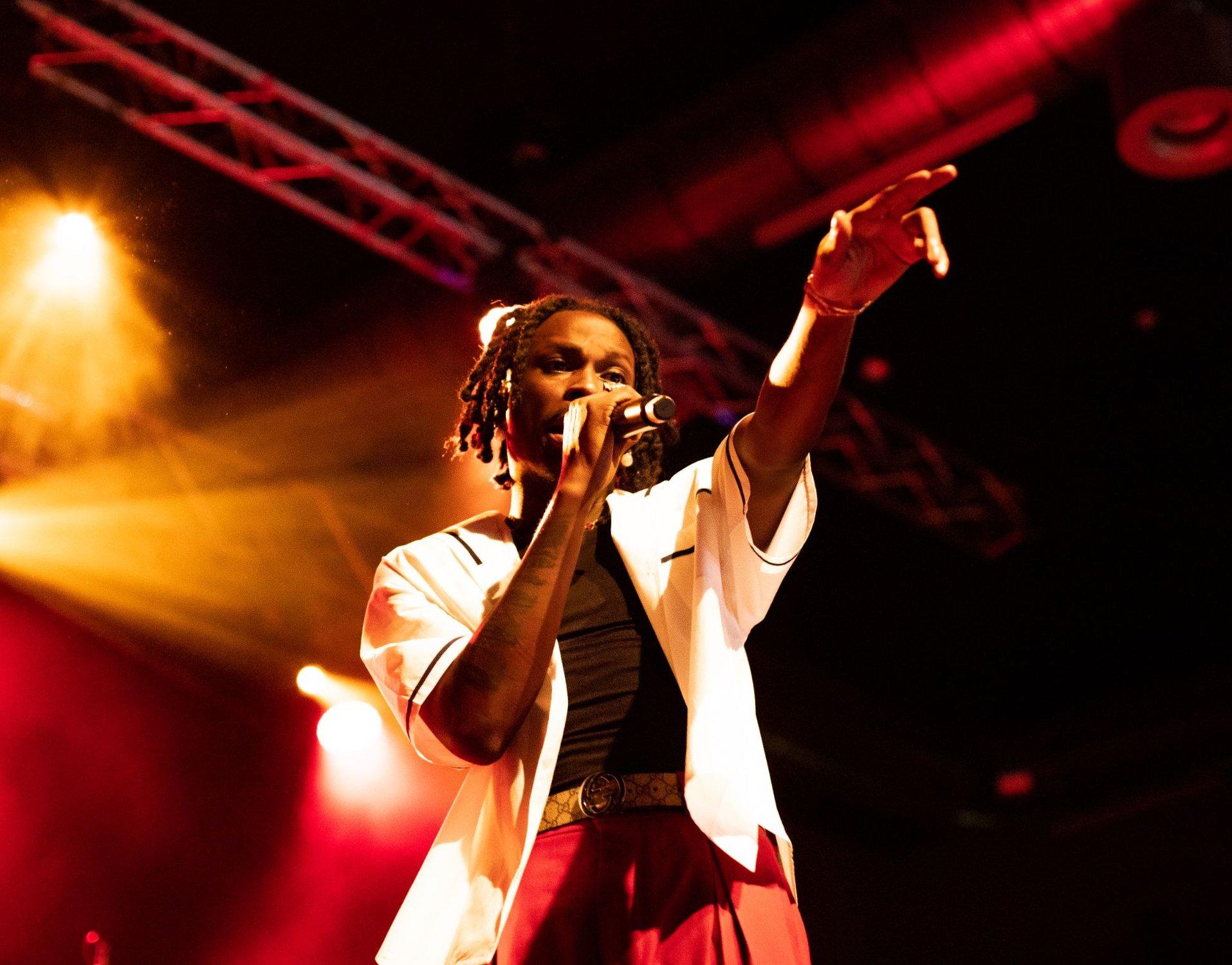 carousel-hero-element image-4