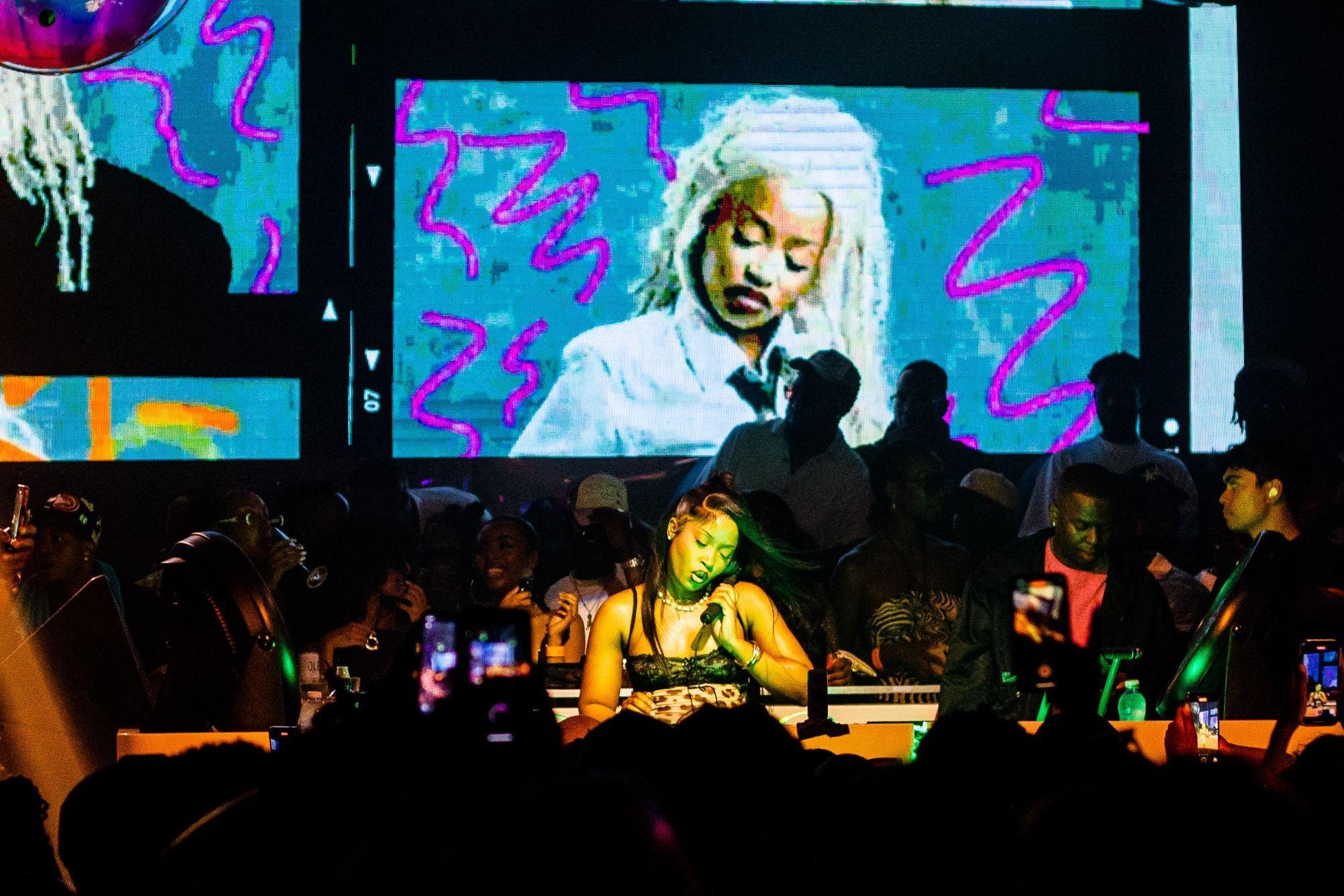 carousel-hero-element image-2