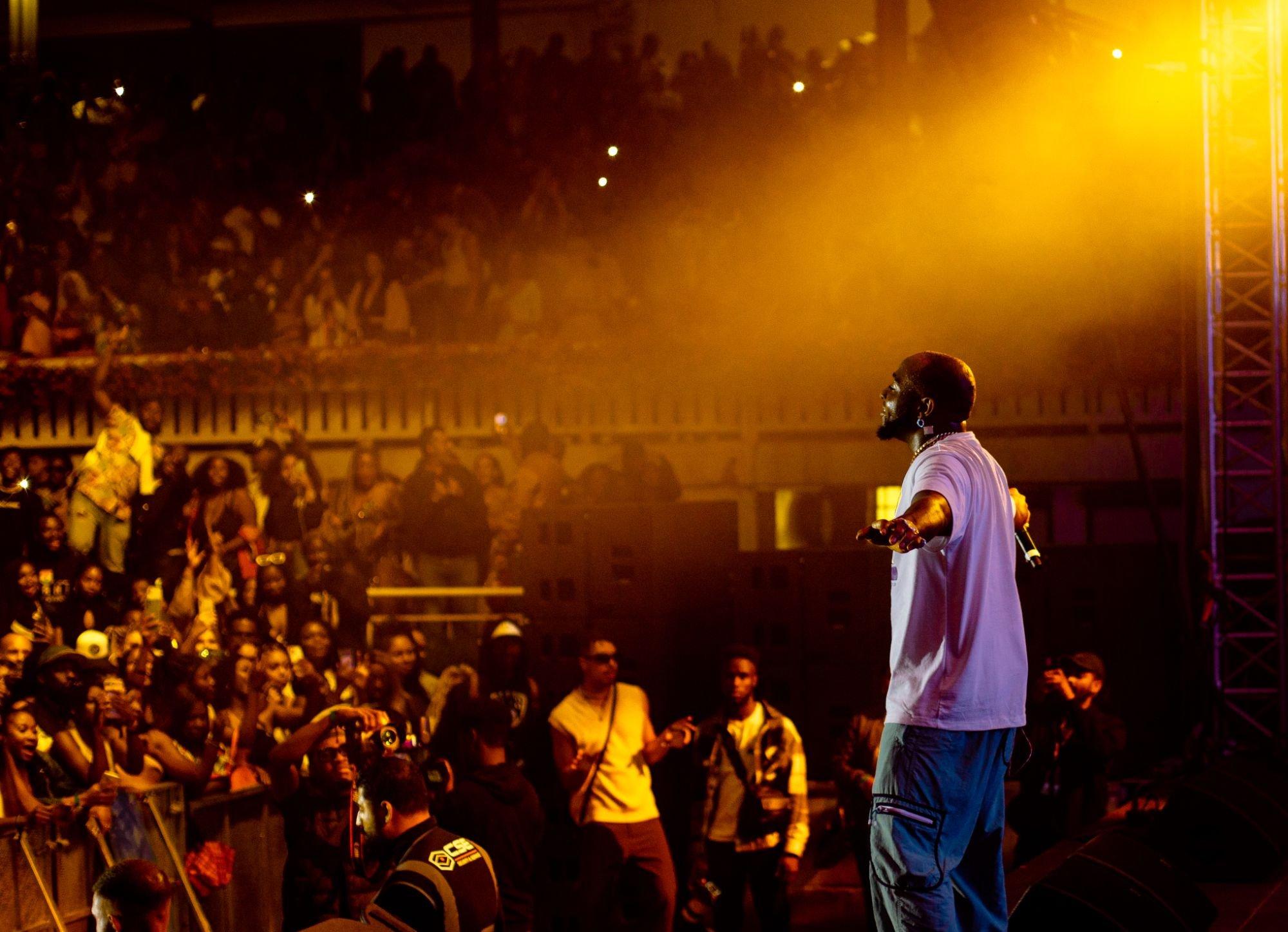 carousel-hero-element image-1