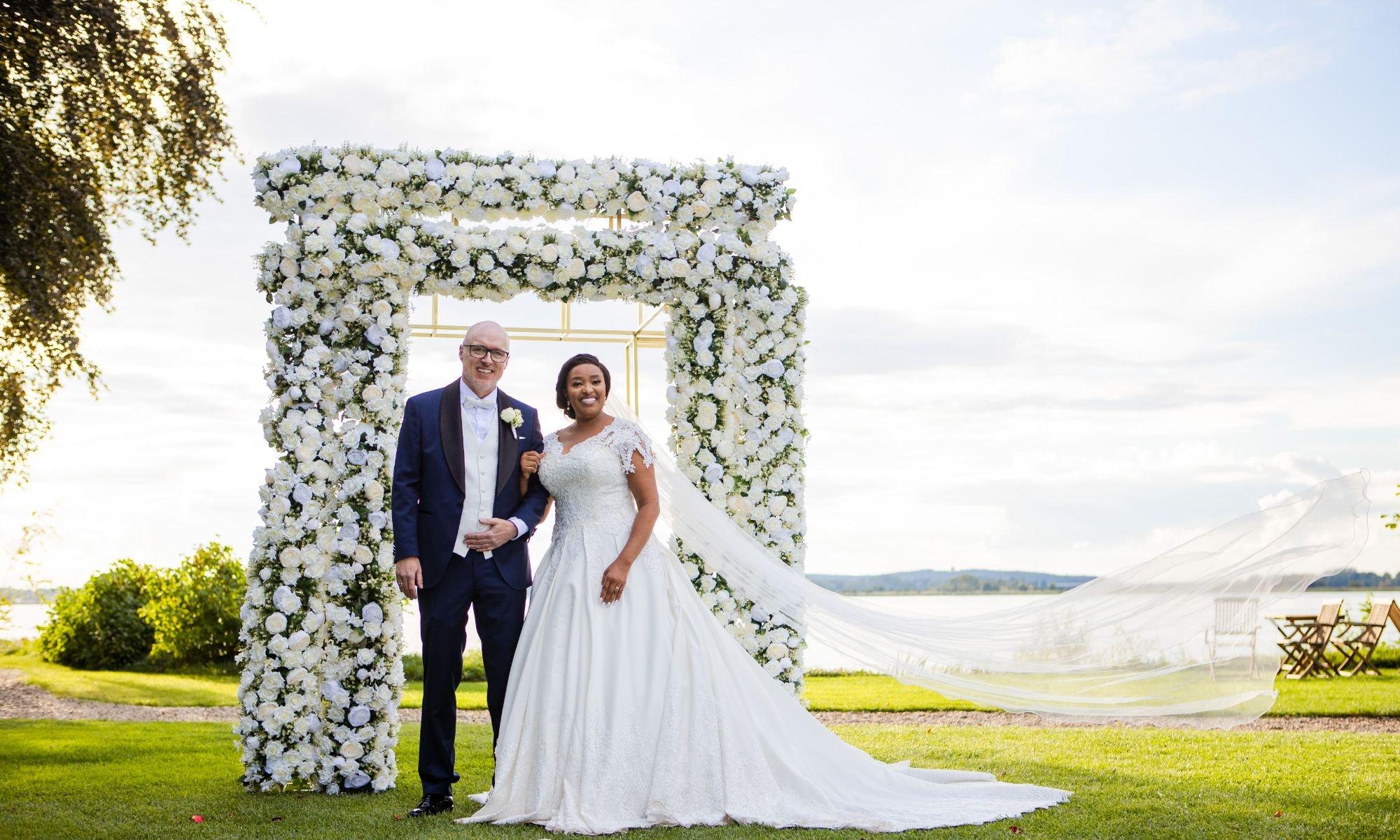 carousel-hero-element image-1